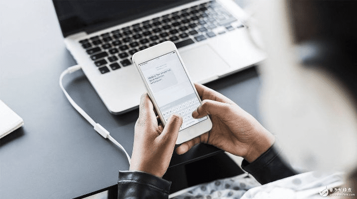 随着科技的不断发展,移动办公已经成为现代职场人士不可或缺的一部分。在手机和电脑上协同工作的软件组合,能够帮助用户实现无缝衔接,满足移动办公的需求。本文将为您推荐3-5款优秀的协同工作软件组合,并解析它们如何通过云同步实现高效移动办公,同时多次融入下载6合宝典老版本等相关关键词。